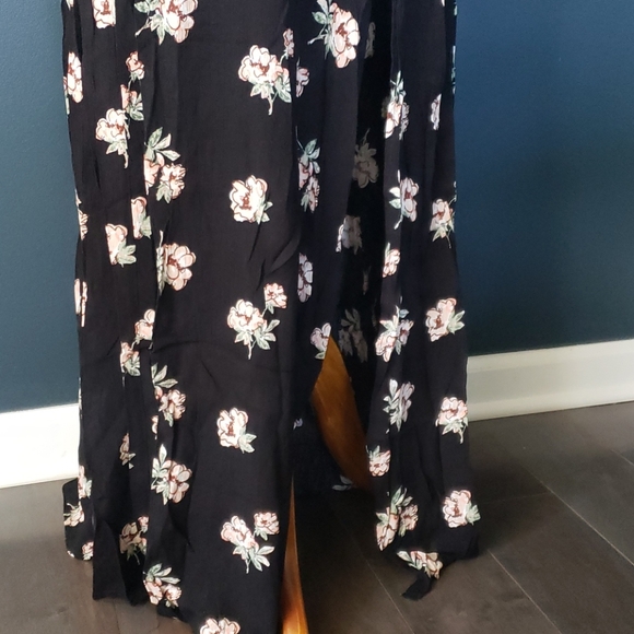 Floral Maxi Dress - Picture 7 of 8